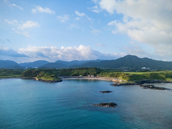 海から望む岐宿・浜田海水浴場