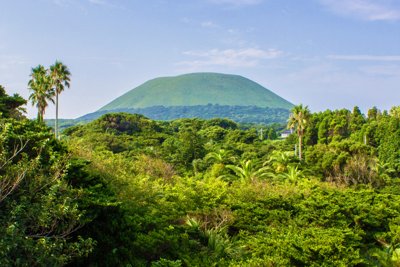 夏の五島列島 福江島 鬼岳、豊かな自然と青空のコントラスト