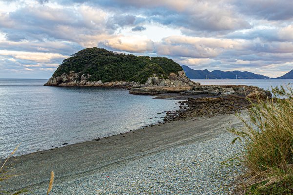 海と岩場が織りなす奈留千畳敷の風景